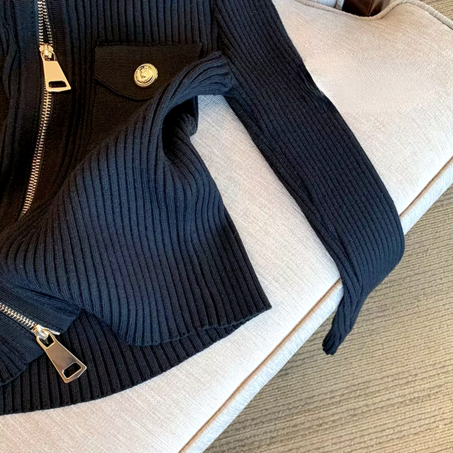 Stilla | Strikket Sweater Med Krave