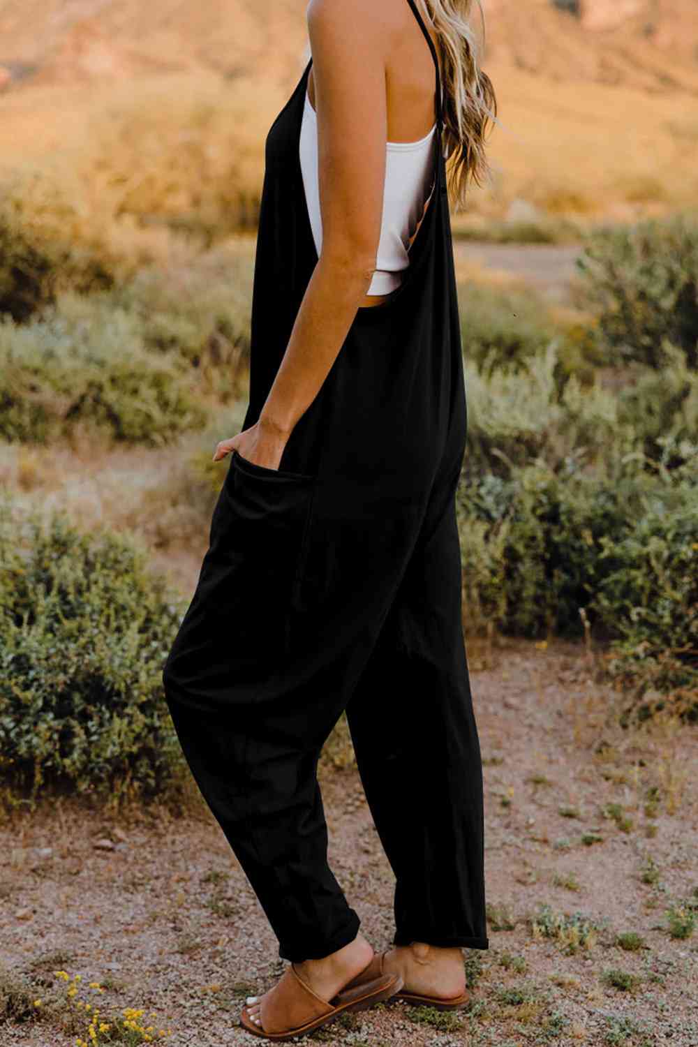 Stilla | Tag V-hals ærmeløs jumpsuit med lomme