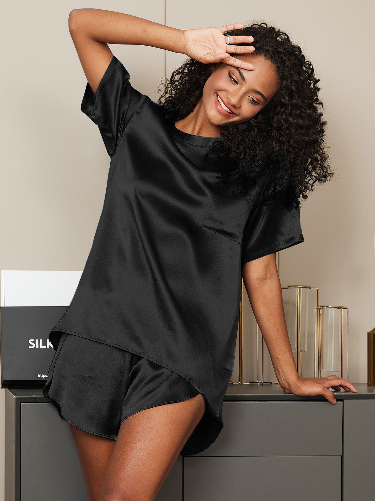 Stilla | Kvinders Overstørrelse Silke T-Shirt Kort Pyjamasæt