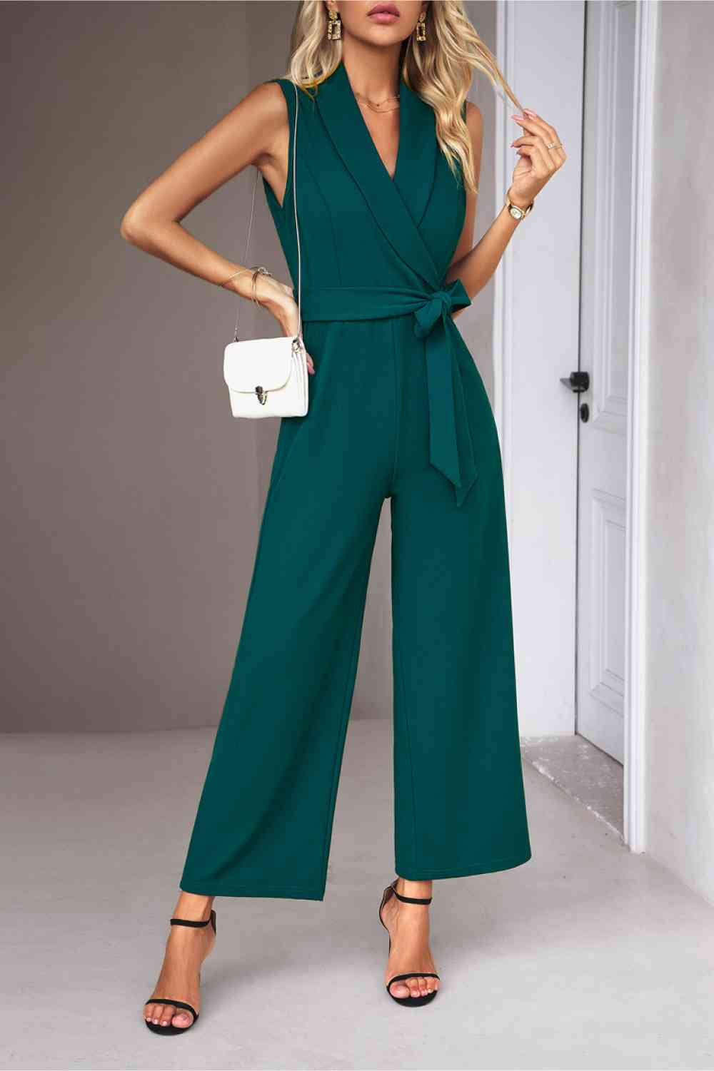 Stilla | Talje sjal krave ærmeløs jumpsuit