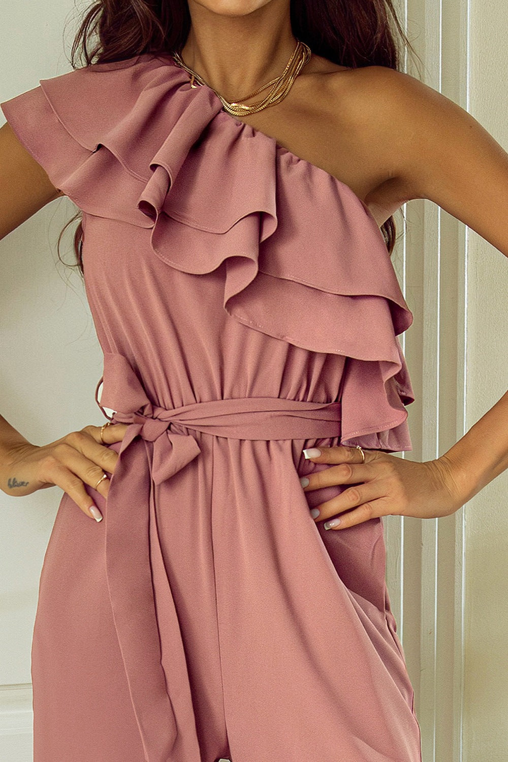 Stilla | Slynget One-shoulder Jumpsuit