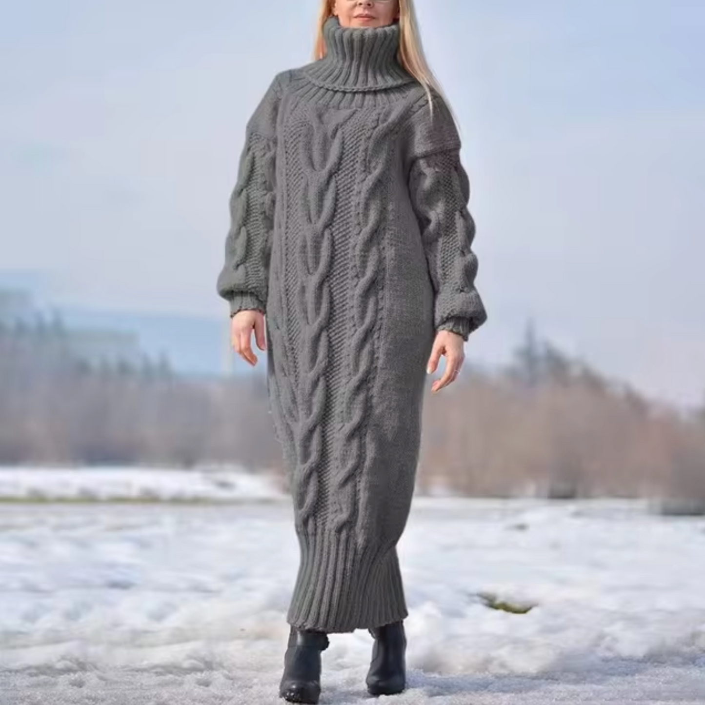 Stilla | Rullekrave sweater, Lang kjole