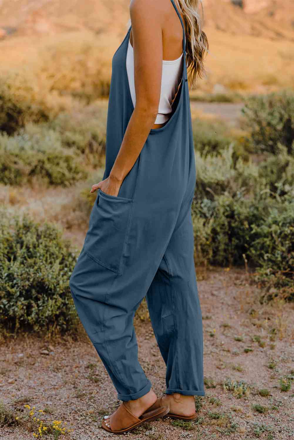 Stilla | Tag V-hals ærmeløs jumpsuit med lomme