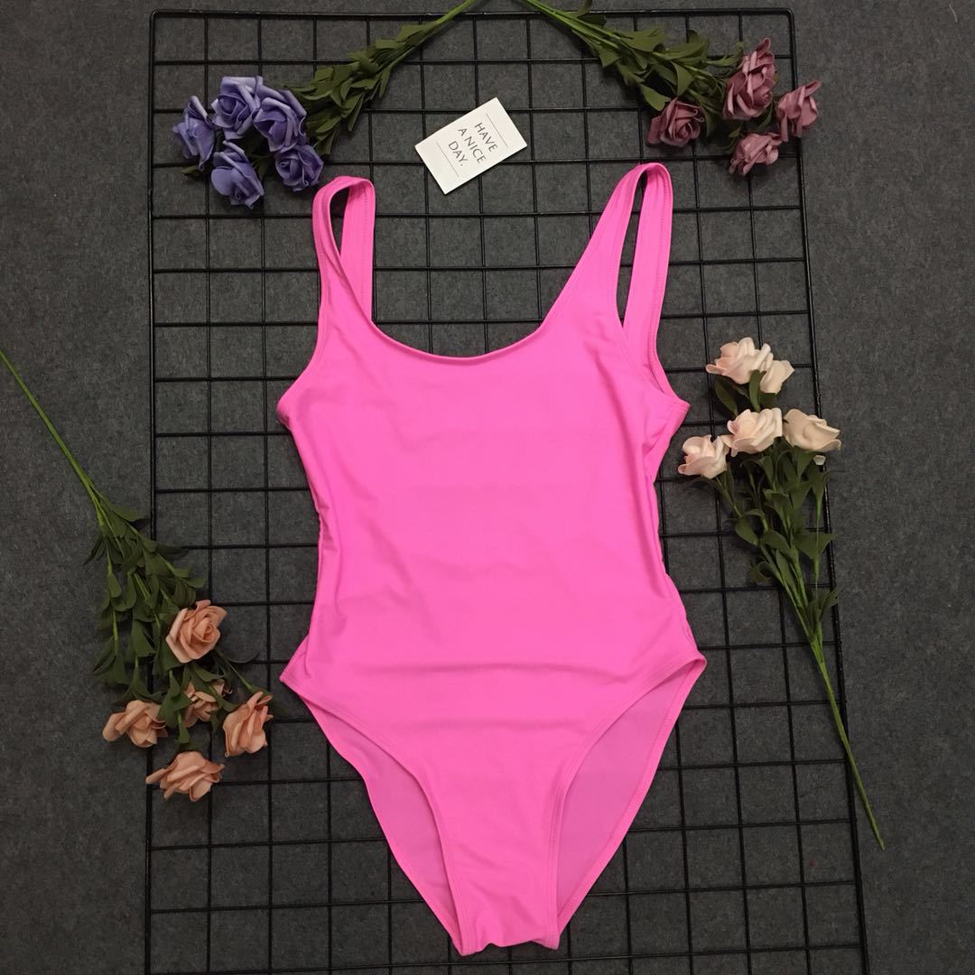 Dame elegant en-delt badedragt Stilla