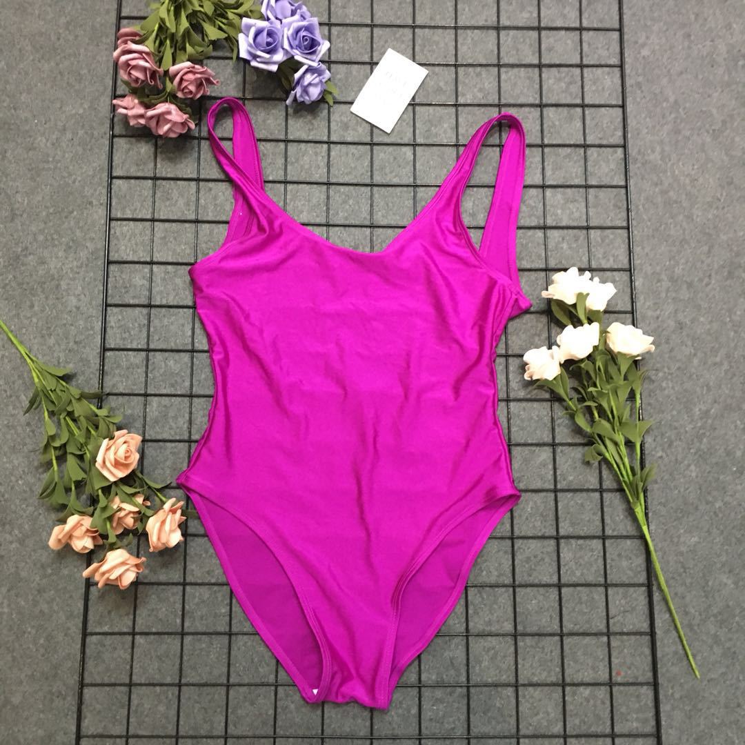 Dame elegant en-delt badedragt Stilla