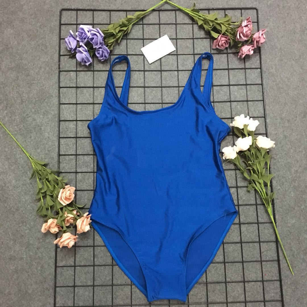 Dame elegant en-delt badedragt Stilla