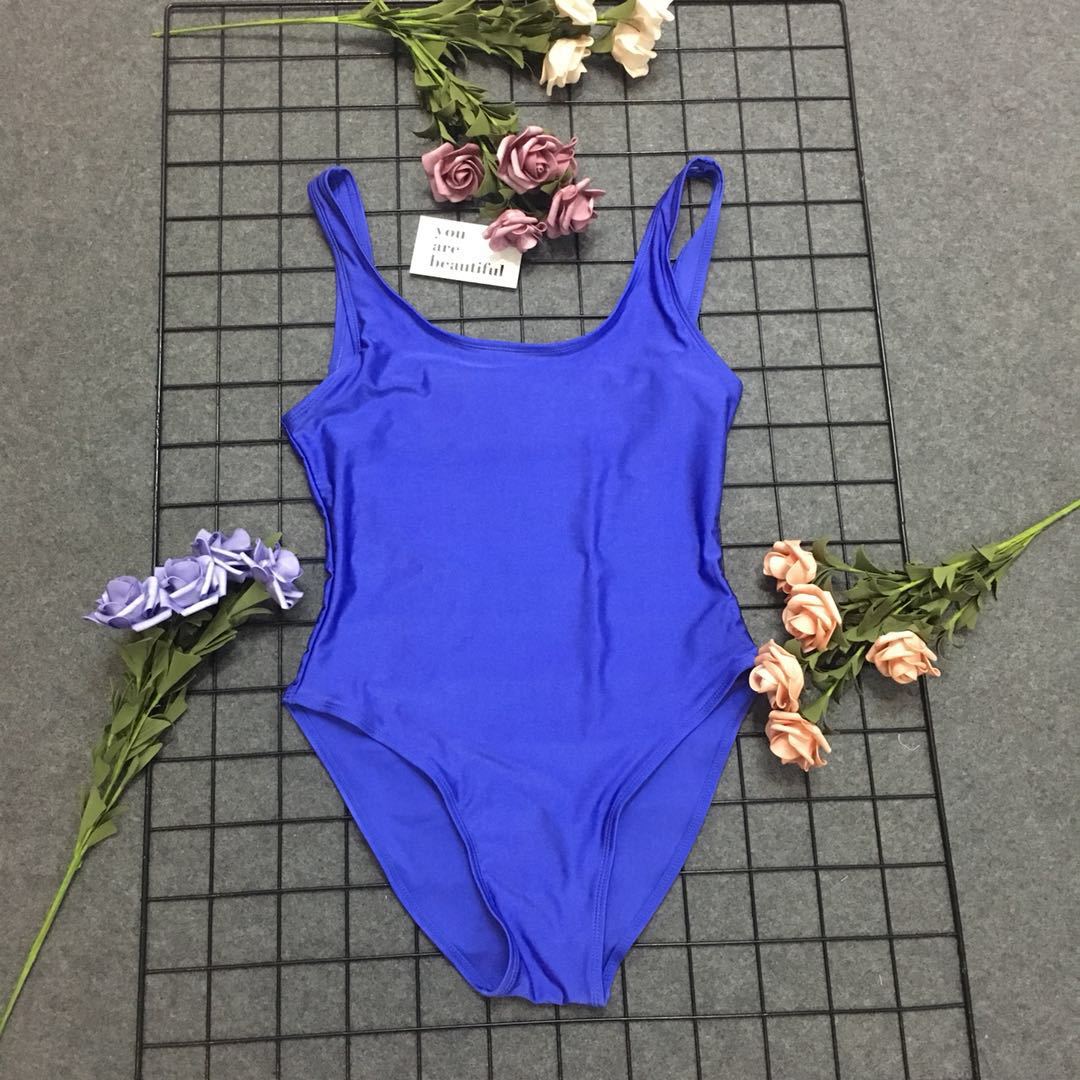 Dame elegant en-delt badedragt Stilla