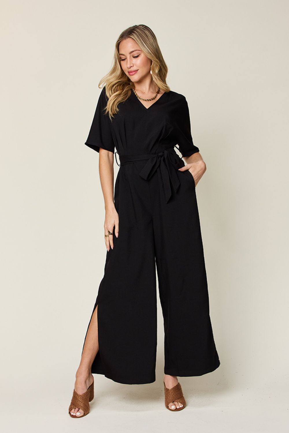 Stilla | Tag Full Size V-hals Knytte Front Korte Ærmer Flæse Jumpsuit