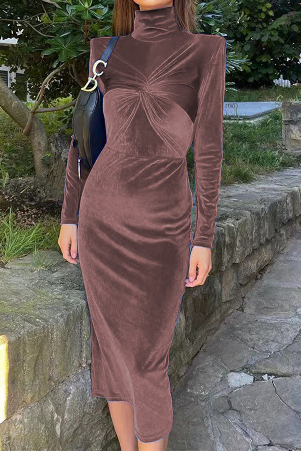 Stilla | Fejlfri Skønhed Twist Front Velvet Midi Kjole
