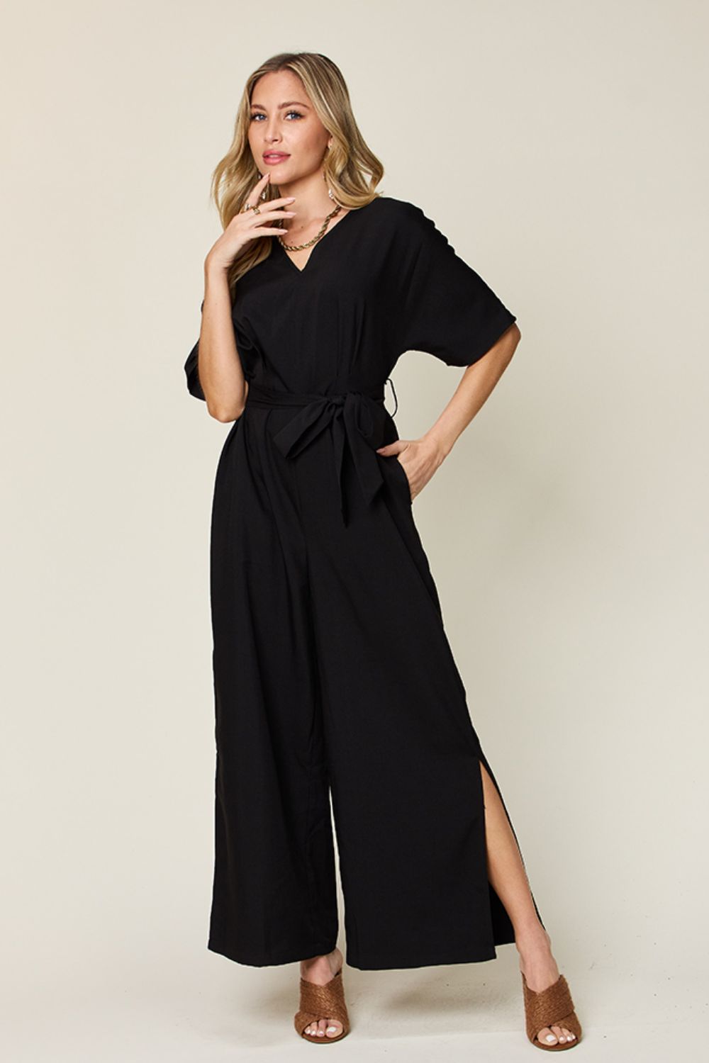 Stilla | Tag Full Size V-hals Knytte Front Korte Ærmer Flæse Jumpsuit