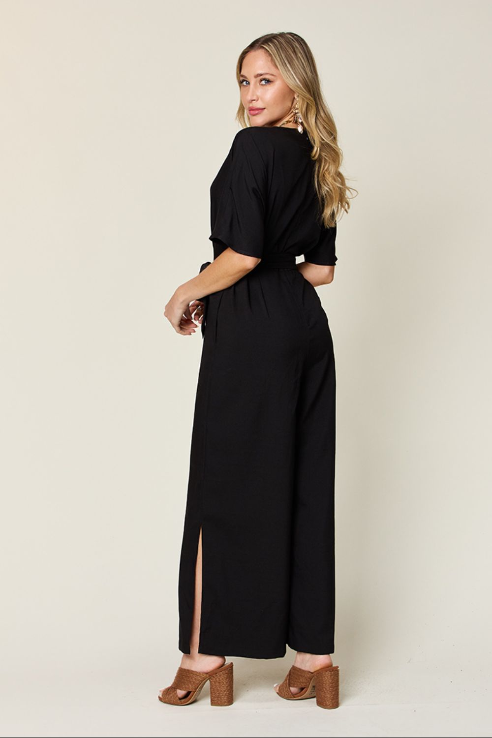 Stilla | Tag Full Size V-hals Knytte Front Korte Ærmer Flæse Jumpsuit