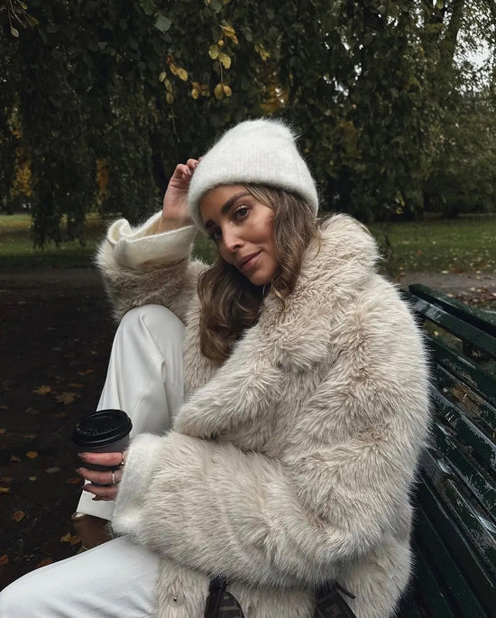Stilla | Caroline Uld Frakke