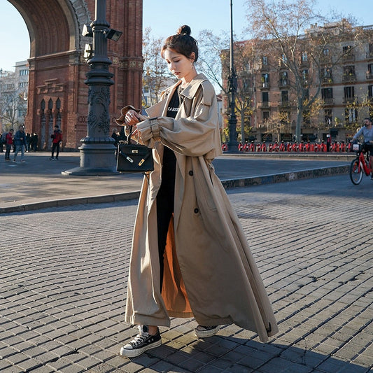 Stilla | Elegant Trenchcoat Med Bred Pasform
