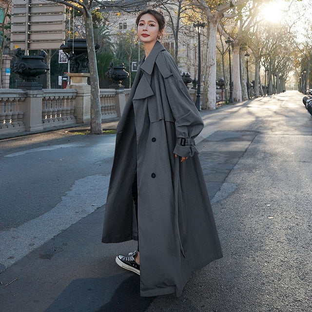 Stilla | Elegant Trenchcoat Med Bred Pasform