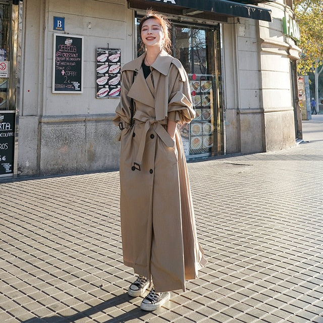 Stilla | Elegant Trenchcoat Med Bred Pasform
