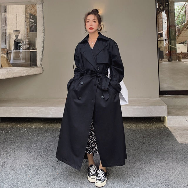 Stilla | Elegant Trenchcoat Med Bred Pasform
