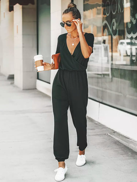 Stilla | Korte ærmer jumpsuit med V-udskæring