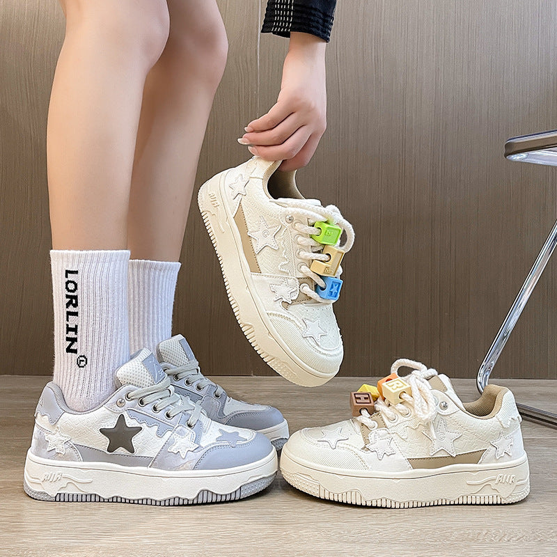 Dame Sneakers med farverige applikationer og komfortabelt overmateriale Stilla