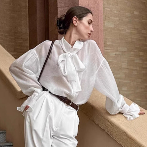 Dame elegant bluse med båndkrave og vide ærmer Stilla