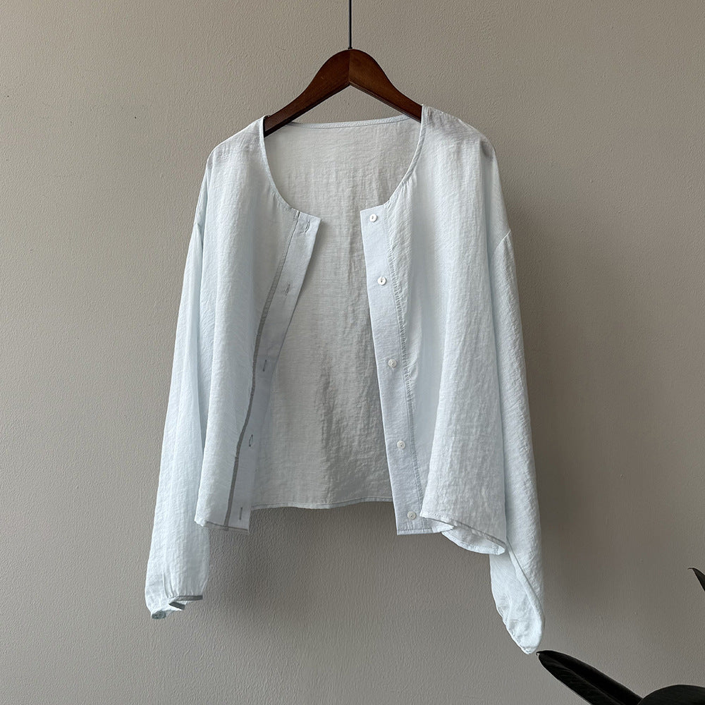 Dame afslappet bluse med knapdetaljer og let stof Stilla