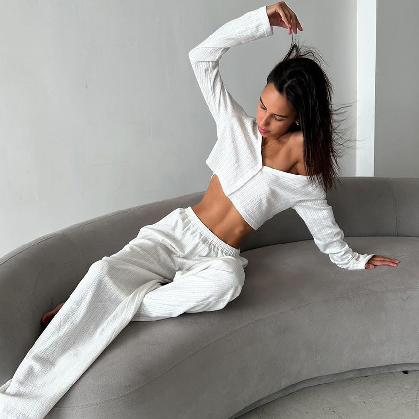 Dame afslappet lounge-sæt med moderigtigt crop-top og løse bukser Stilla