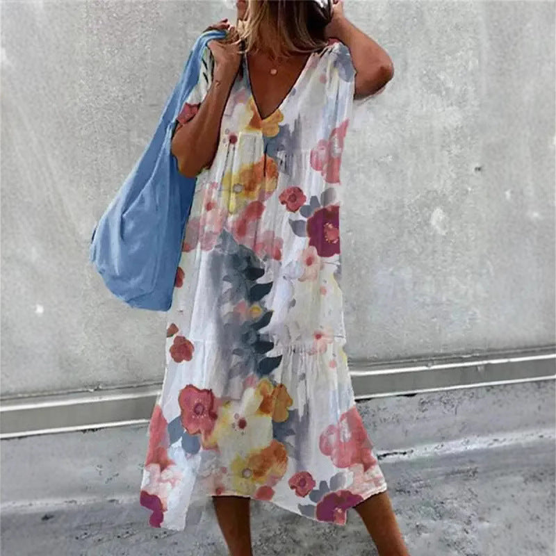 Dame afslappet sommerkjole med V-hals og flæsedetaljer Stilla