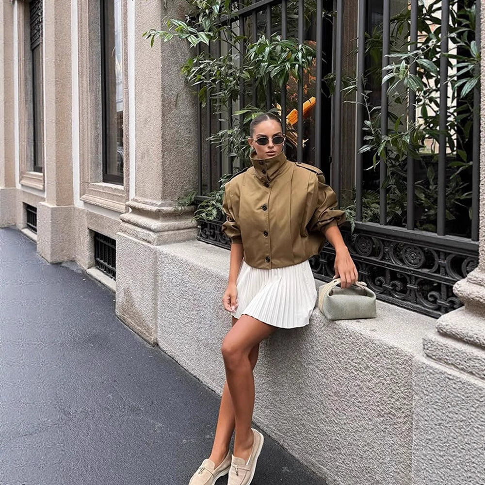 Dame cropped trenchcoat med elegante knapdetaljer Stilla