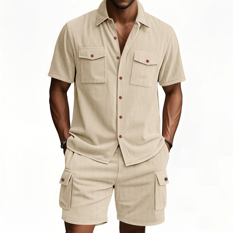 Herrer fritidsskjorte og shorts-sæt med afslappet design og praktiske lommer Stilla