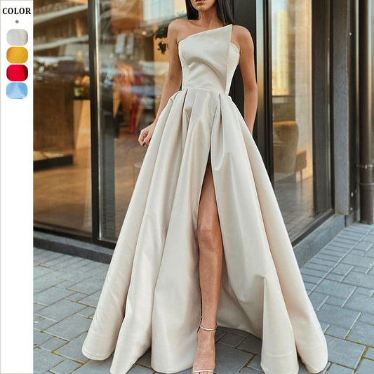 Dame Elegant aftenkjole med asymmetrisk snit og høj slids Stilla