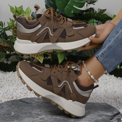 Dame Sporty Sneakers med åndbar mesh-overflade og struktureret design Stilla