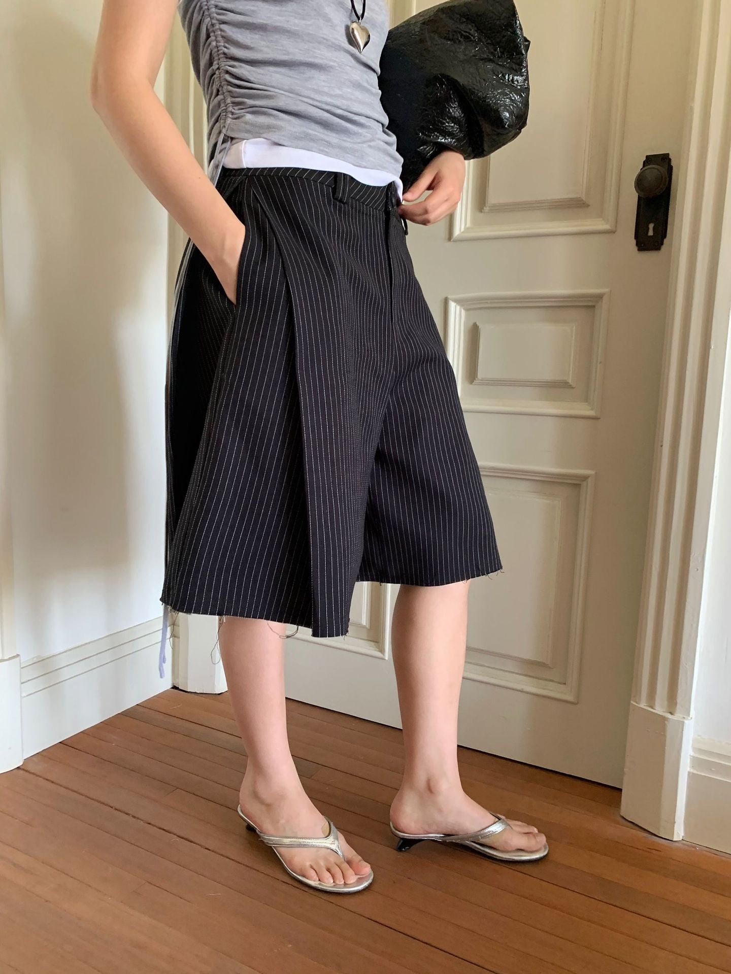 Dame afslappede shorts med elegante nålstriber og praktiske lommer Stilla