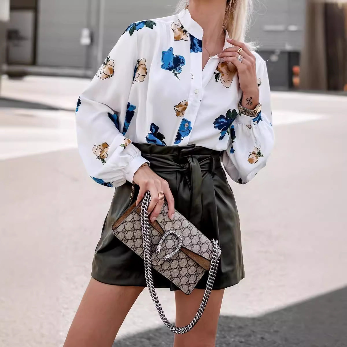 Dame elegant bluse med blomster mønster og legende flæser Stilla