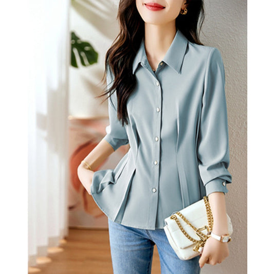 Dame elegant bluse med rynker og kvalitets knapdetaljer Stilla