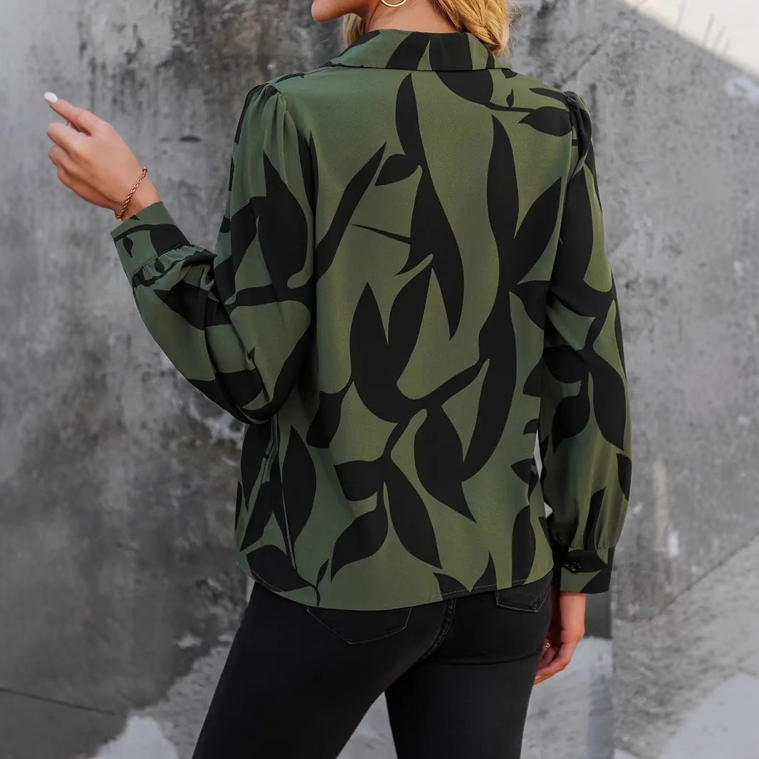 Dame elegant bluse med bladmønster og flot knapliste Stilla