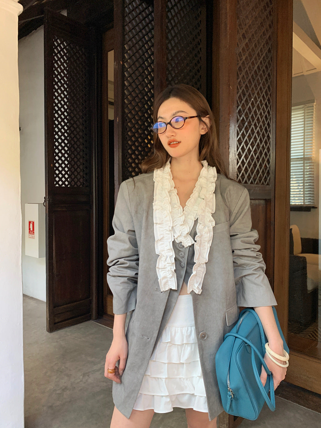 Dame elegant blazer med rynket krave og fin tekstur Stilla