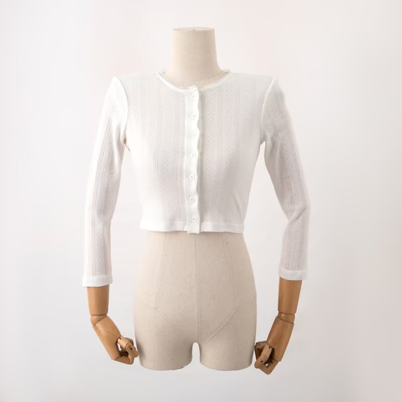 Dame Cropped Langærmet top med struktureret stof og knaplukning Stilla