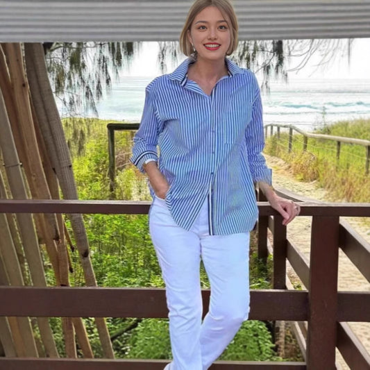 Dame afslappet bomulds skjorte med fine striber og brystlomme Stilla