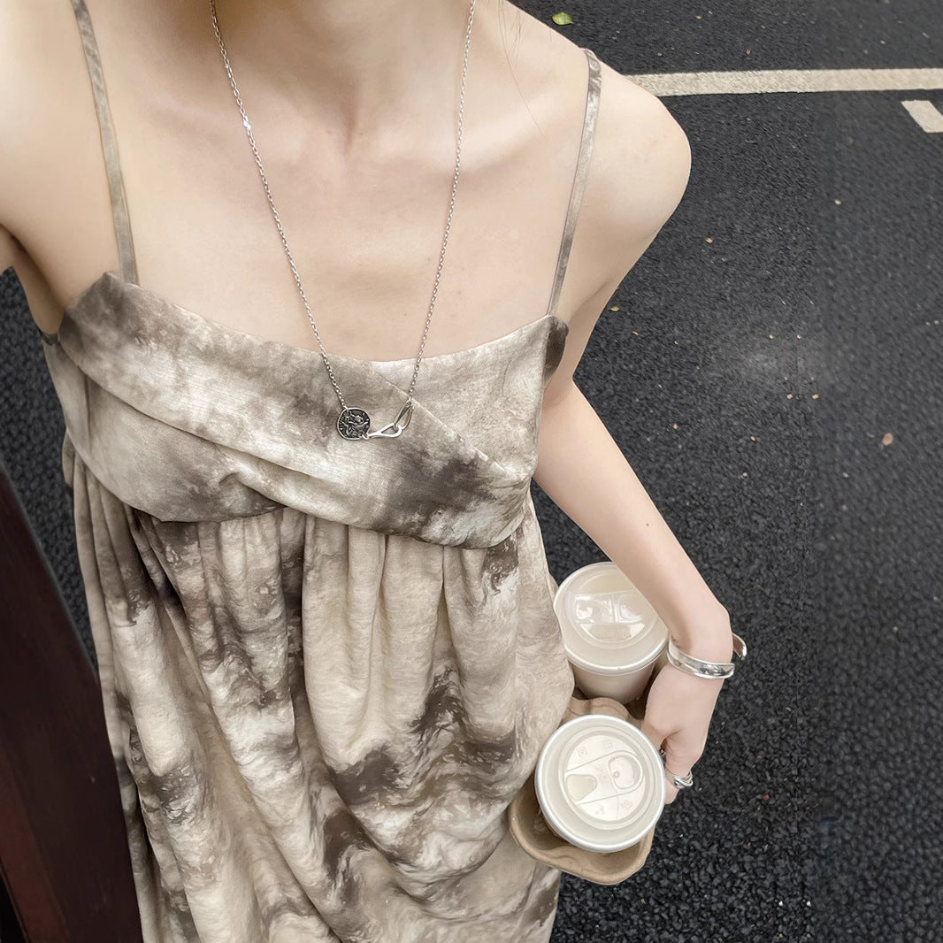 Dame afslappet maxikjole med fine stropper og unikt batikmønster Stilla