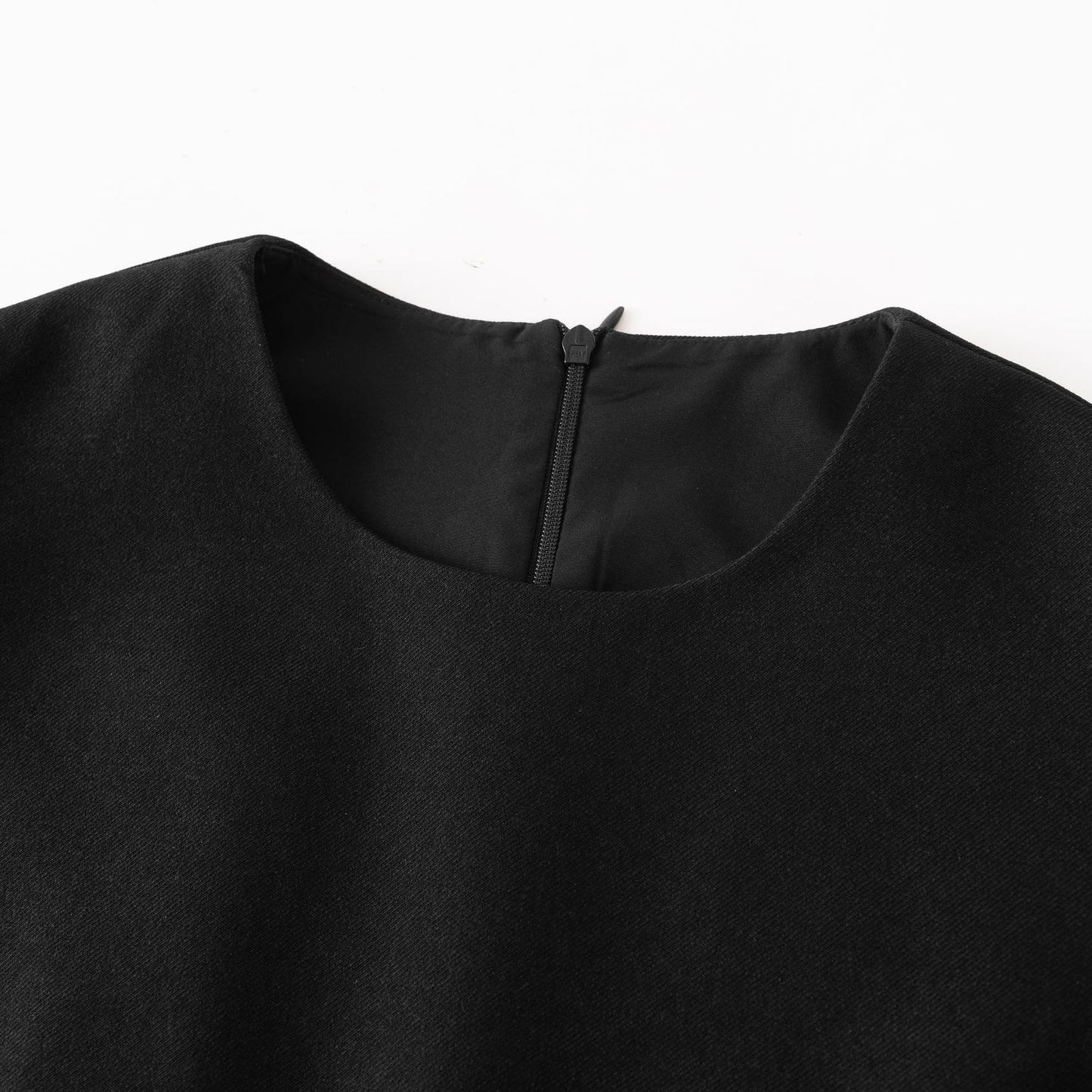 Dame A-linje kjole med elegant flatterende snit og skjulte lommer Stilla