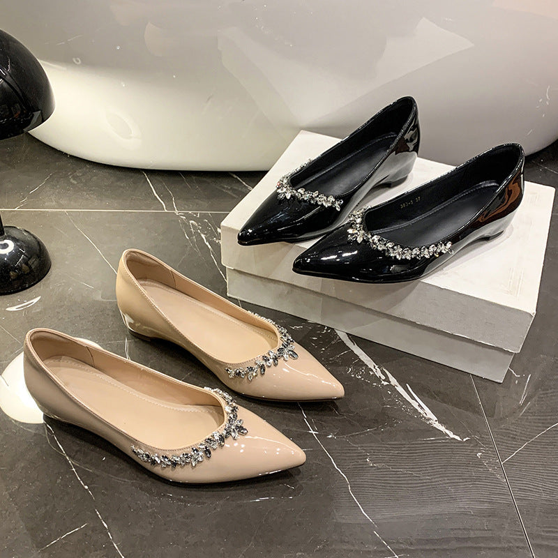 Dame elegant bearbejdet spids ballerinaer Stilla