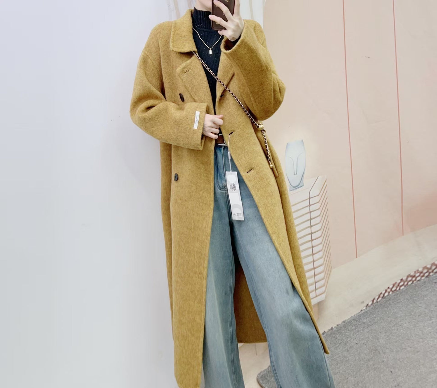 Dame Dobbelt knapbar frakke lavet af højkvalitets uldmix med elegant revers Stilla