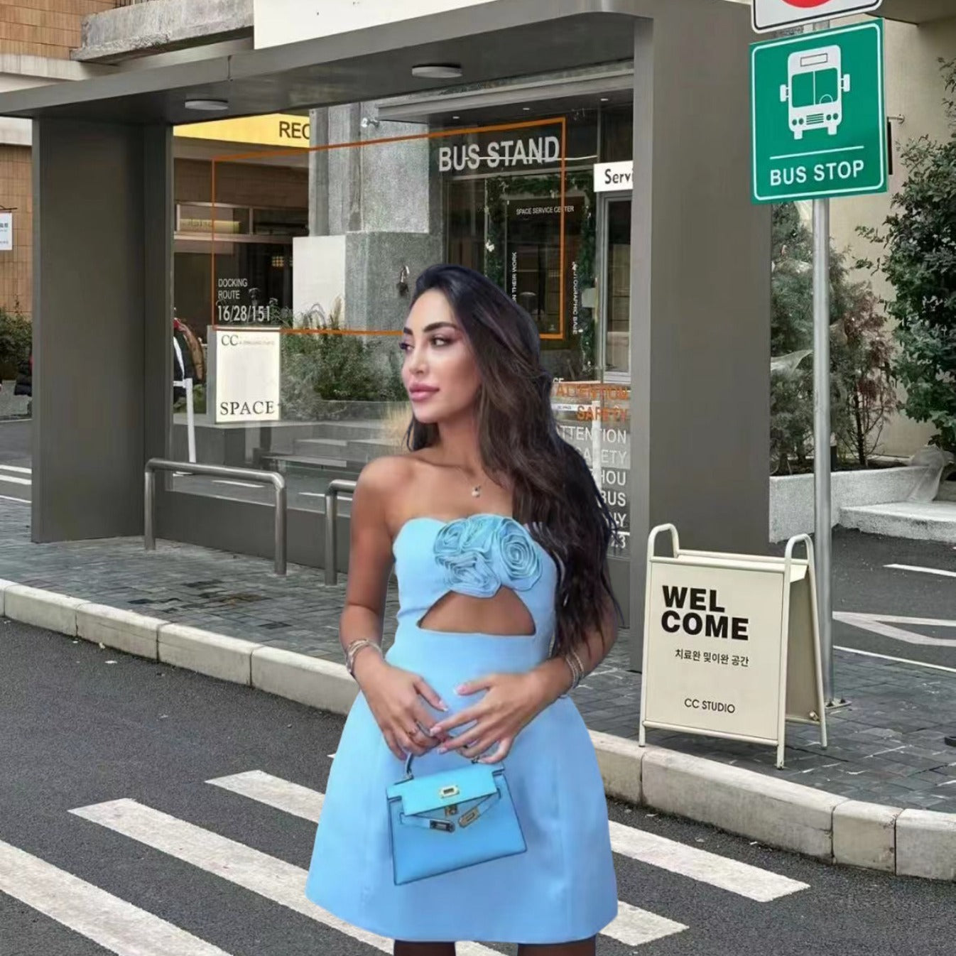 Dame Cut-Out Minkjole med floral applikation og sidelommer Stilla