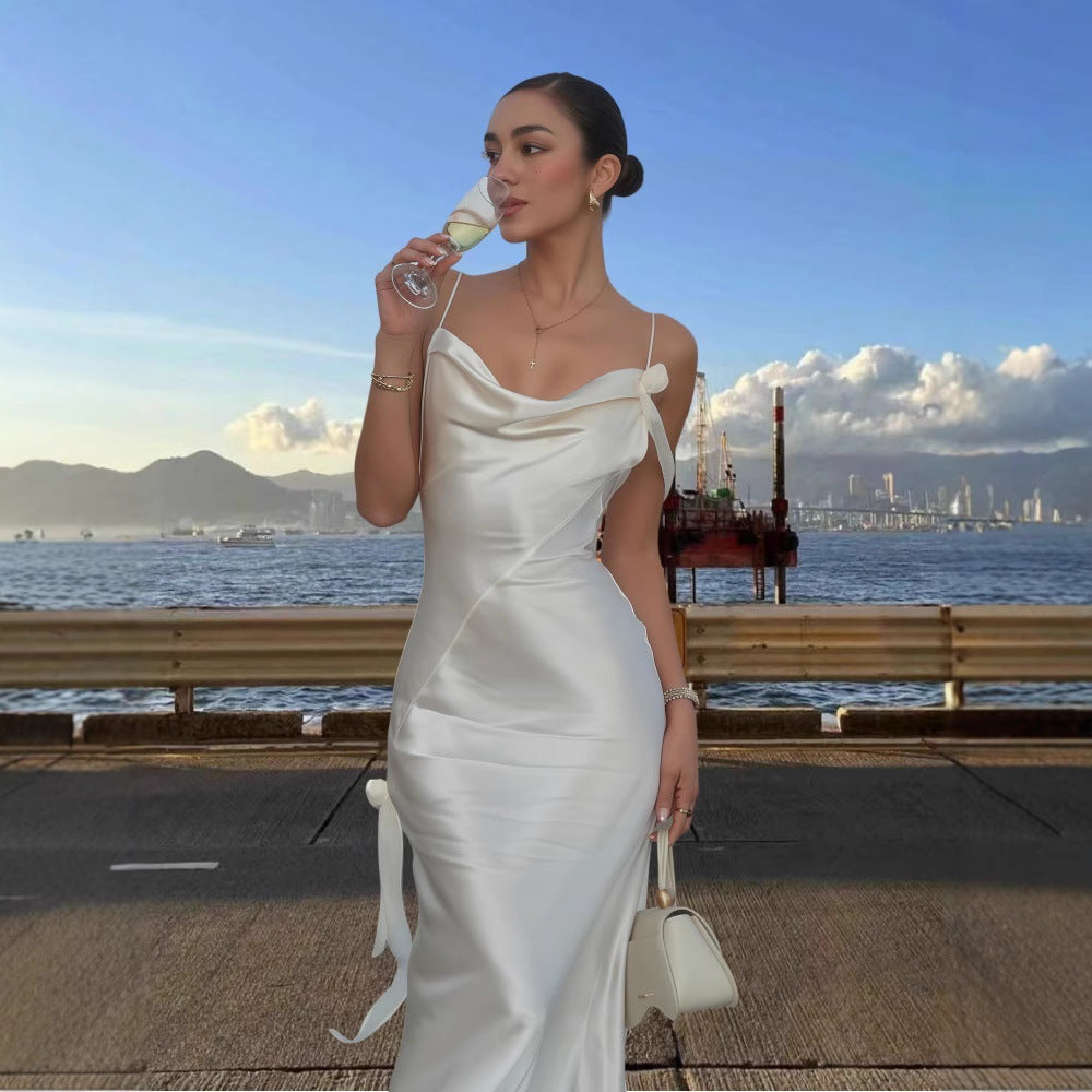 Dame elegant aften kjole med asymmetrisk snit og fint satin-finish Stilla