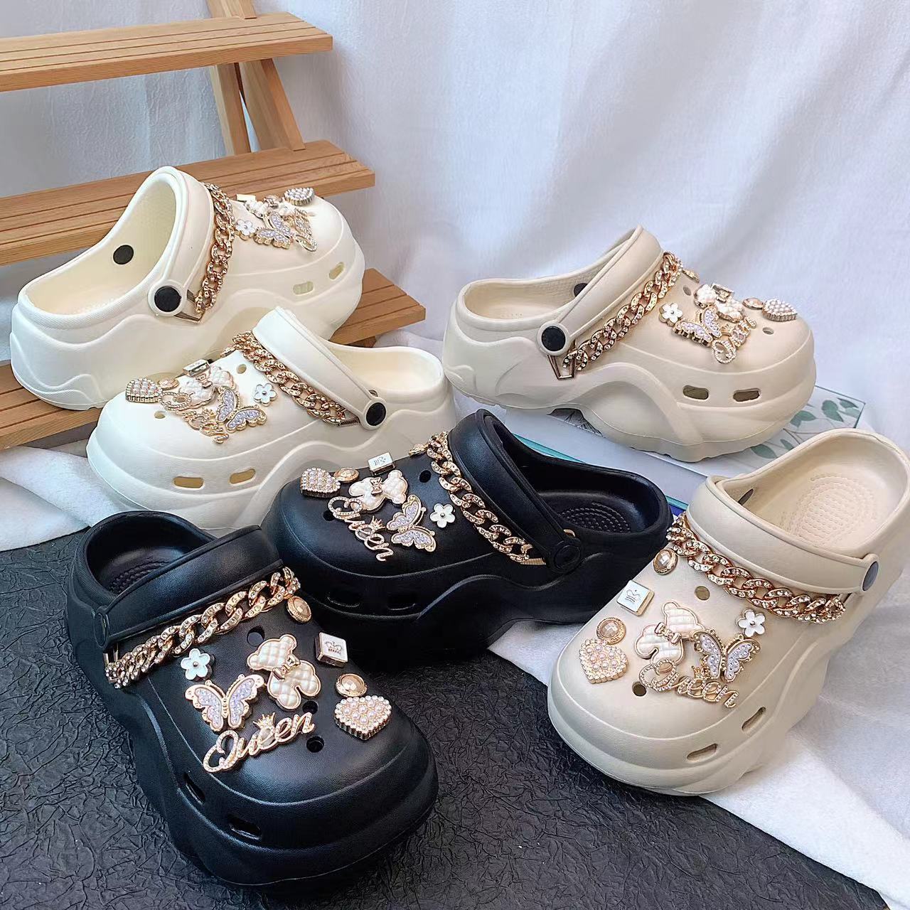 Dame dekorative og luksuriøse clogs med glitrende applikationer Stilla