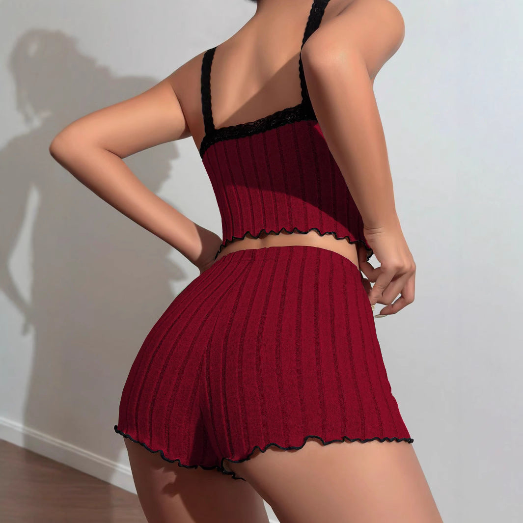 Dame eksklusivt pyjamasæt med forførende spidsdetaljer Stilla