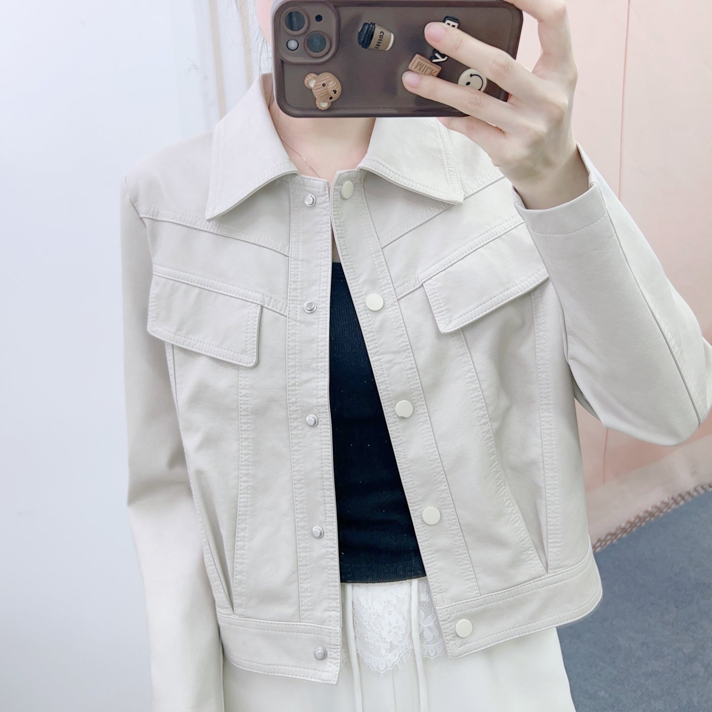 Dame denimjakke med klassisk snit og påsatte lommer Stilla