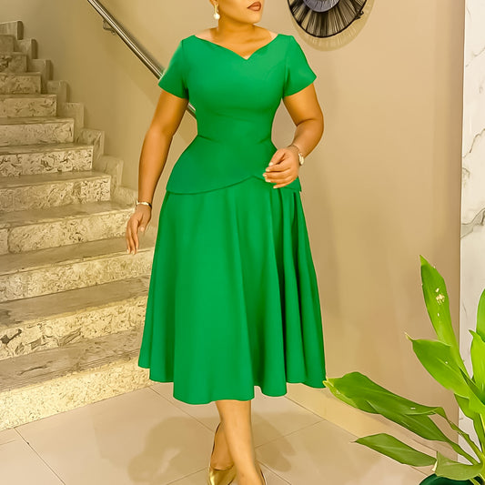 Dame elegant kjole med asymmetrisk snit og moderigtig drapering Stilla