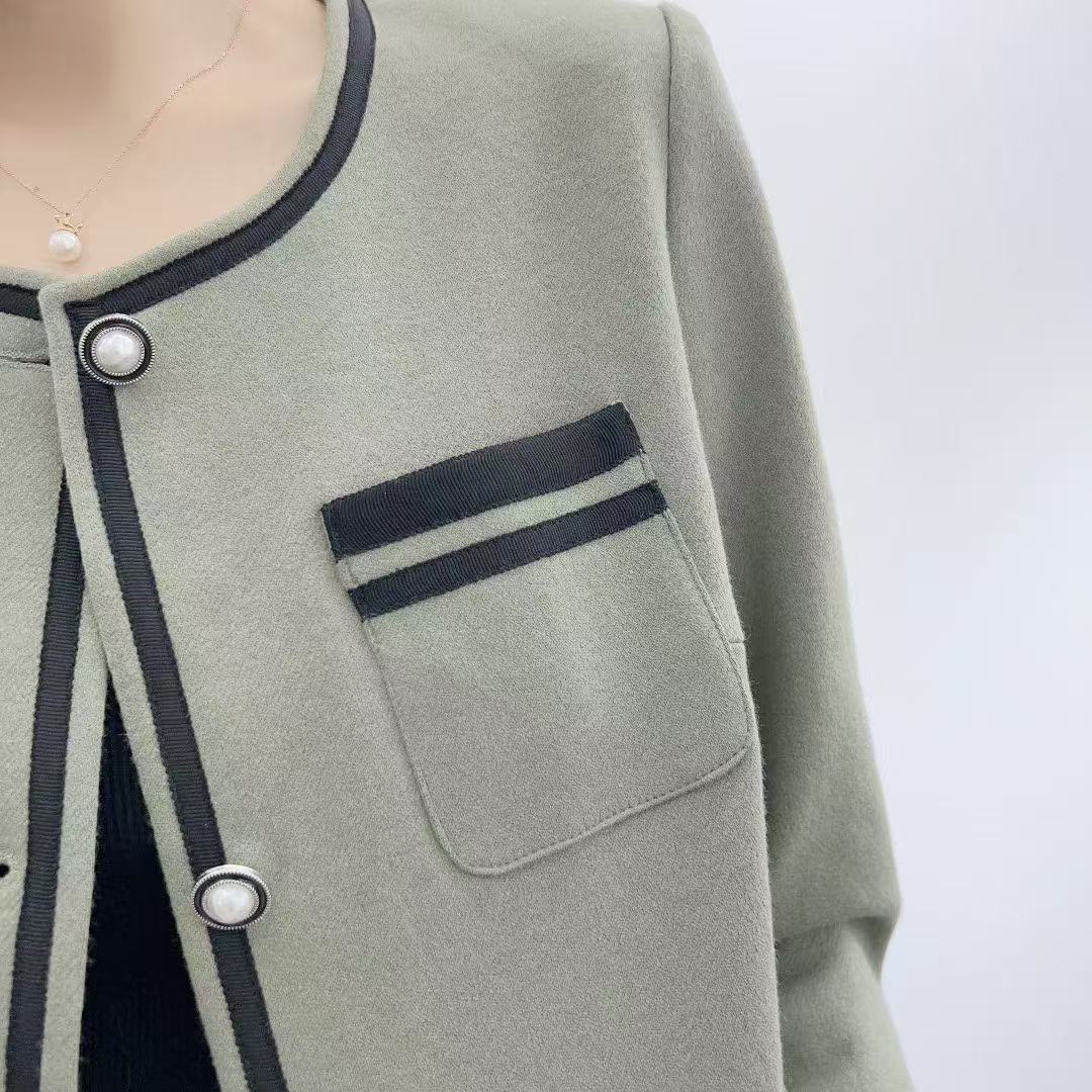 Dame Elegant Boucle-jakke med kontrastfarver og moderne knaplukninger Stilla