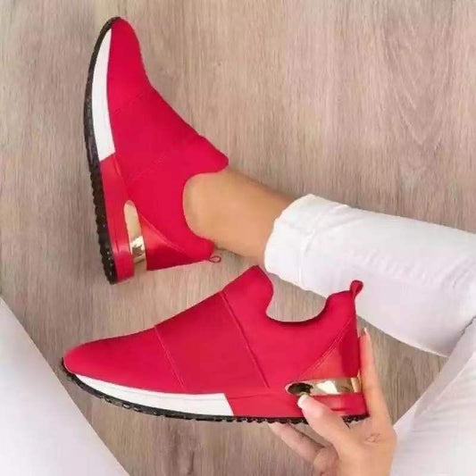 Dame sporty Slip-On Sneakers med elegant metallic-detalje Stilla