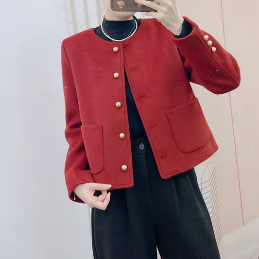 Dame elegant Boucle-jakke med dekorative knapdetaljer Stilla